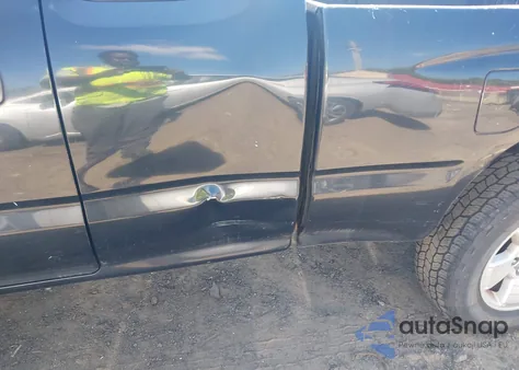 2000 Toyota Tacoma z USA, uszkodzony, nr VIN 4TAWM72N7YZ683933